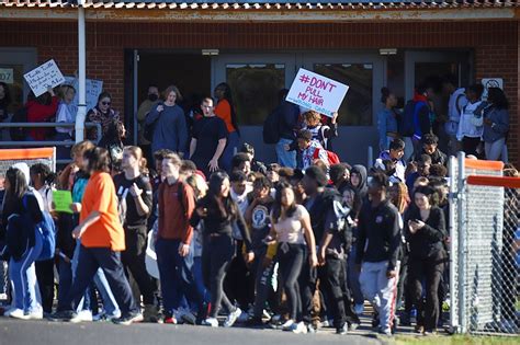 tauris sledge|East Ridge High School student seen in video of arrest indicted .